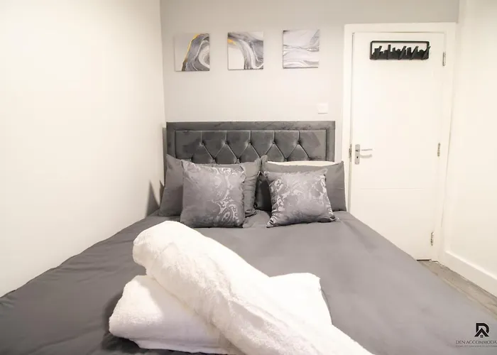 Newly Launched Two Bedroom Apartment By Den Accommodation Short Lets & Serviced Accommodation With Garden