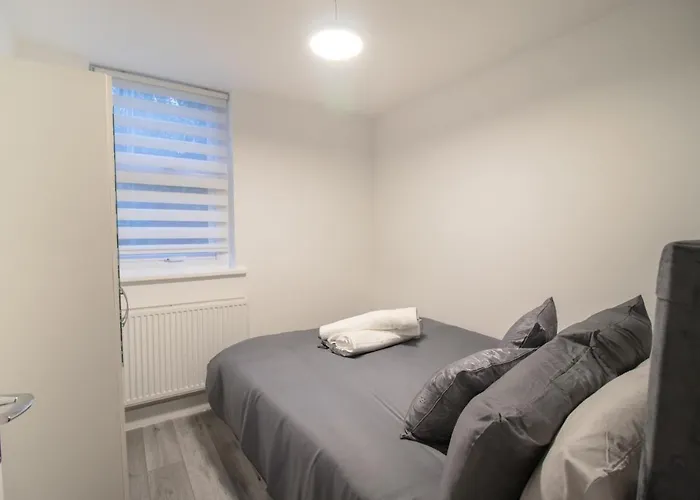 Newly Launched Two Bedroom Apartment By Den Accommodation Short Lets & Serviced Accommodation With Garden