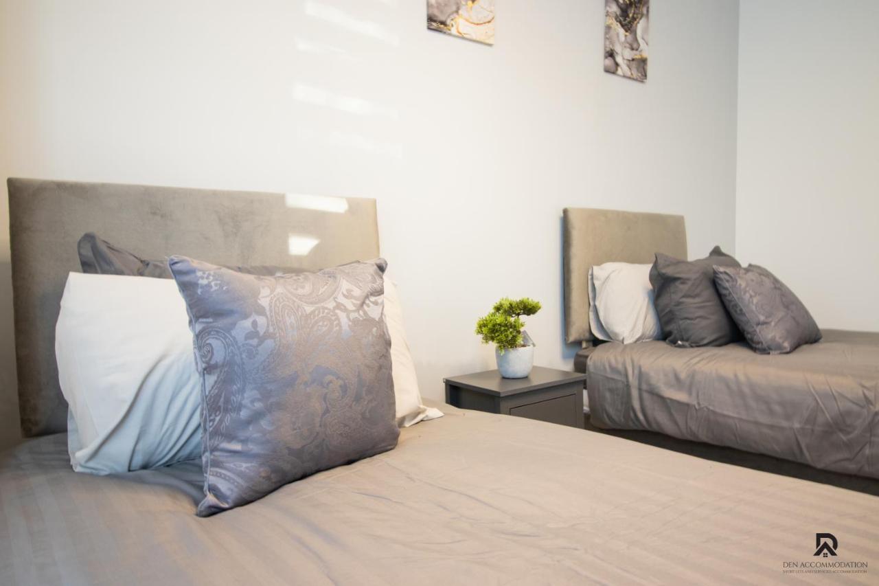Newly Launched Two Bedroom By Den Short Lets & Serviced With Garden Apartment