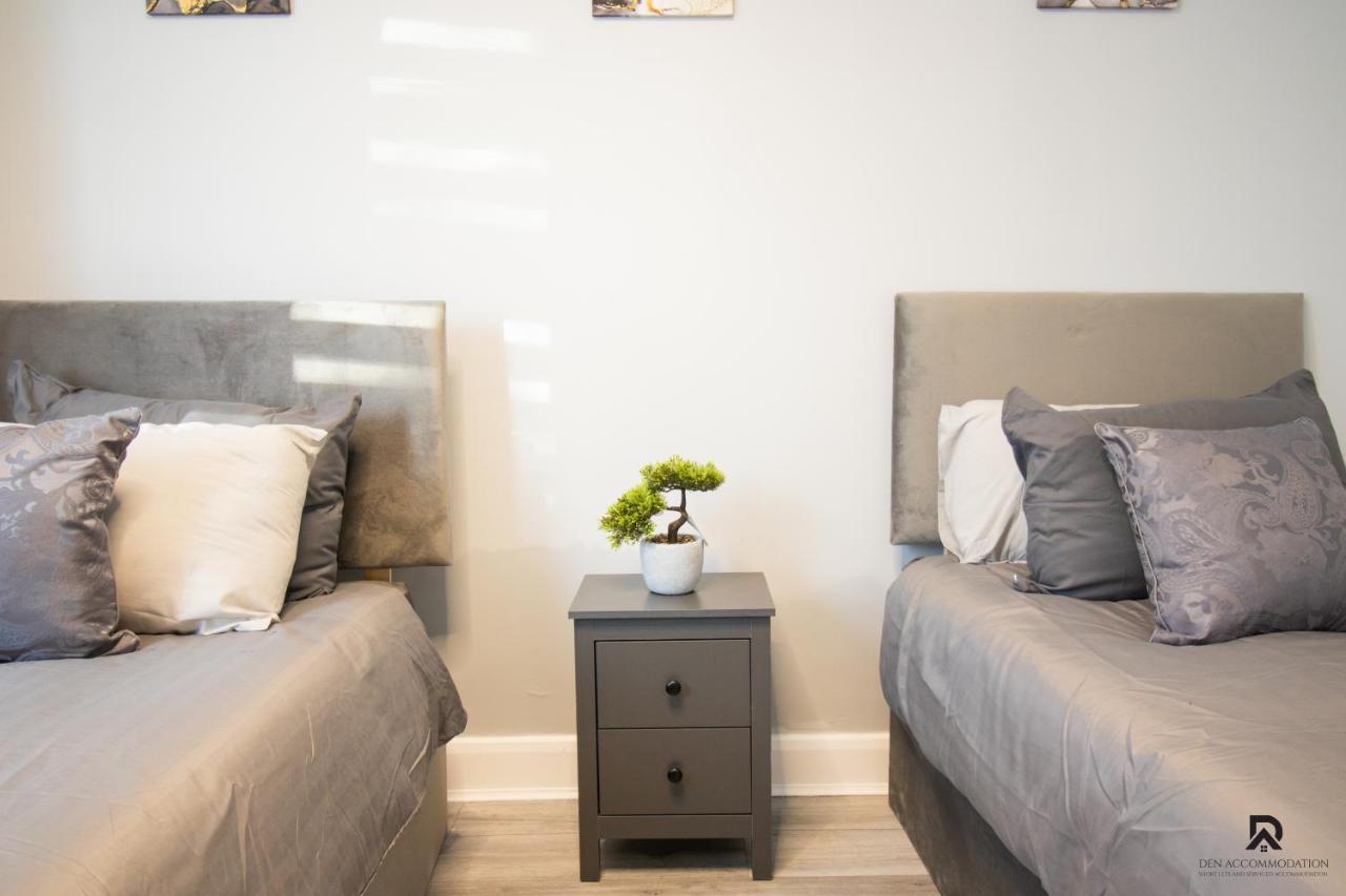 Newly Launched Two Bedroom By Den Short Lets & Serviced With Garden Apartment London