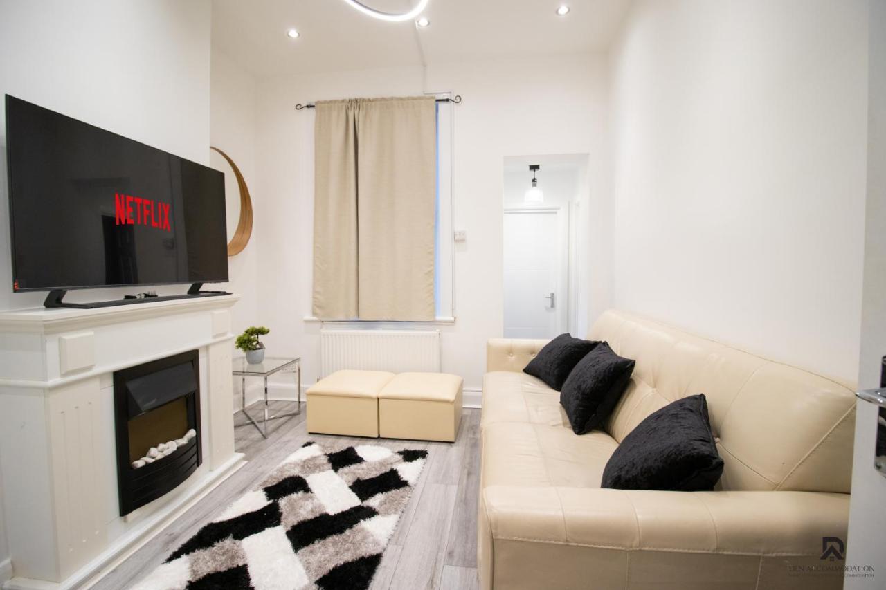 Newly Launched Two Bedroom By Den Short Lets & Serviced With Garden Apartment London